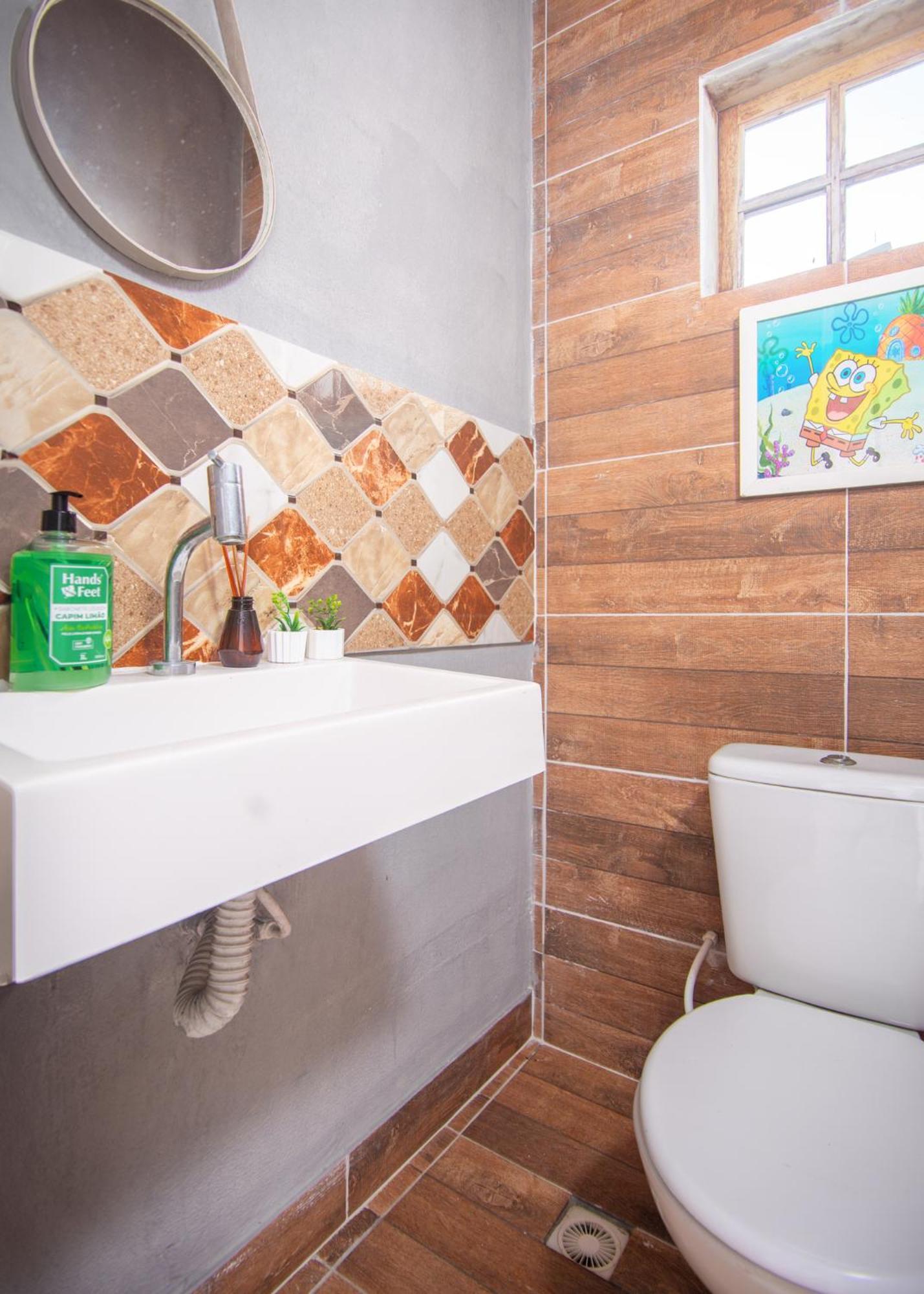 Holiday home Refugio Tropical Casa De Com Piscina Aquecida E 4 E Garagem 3 Carros, 800 Mtrs Da Internet 700 Mbps, Privado Com Pista De Skate , Quadra De Futevolei , Campos E Quadras De Futebol! *